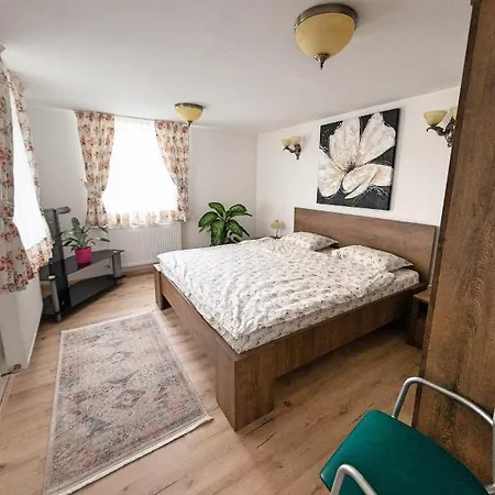 Ferienhaus Zur Krone - 1 *